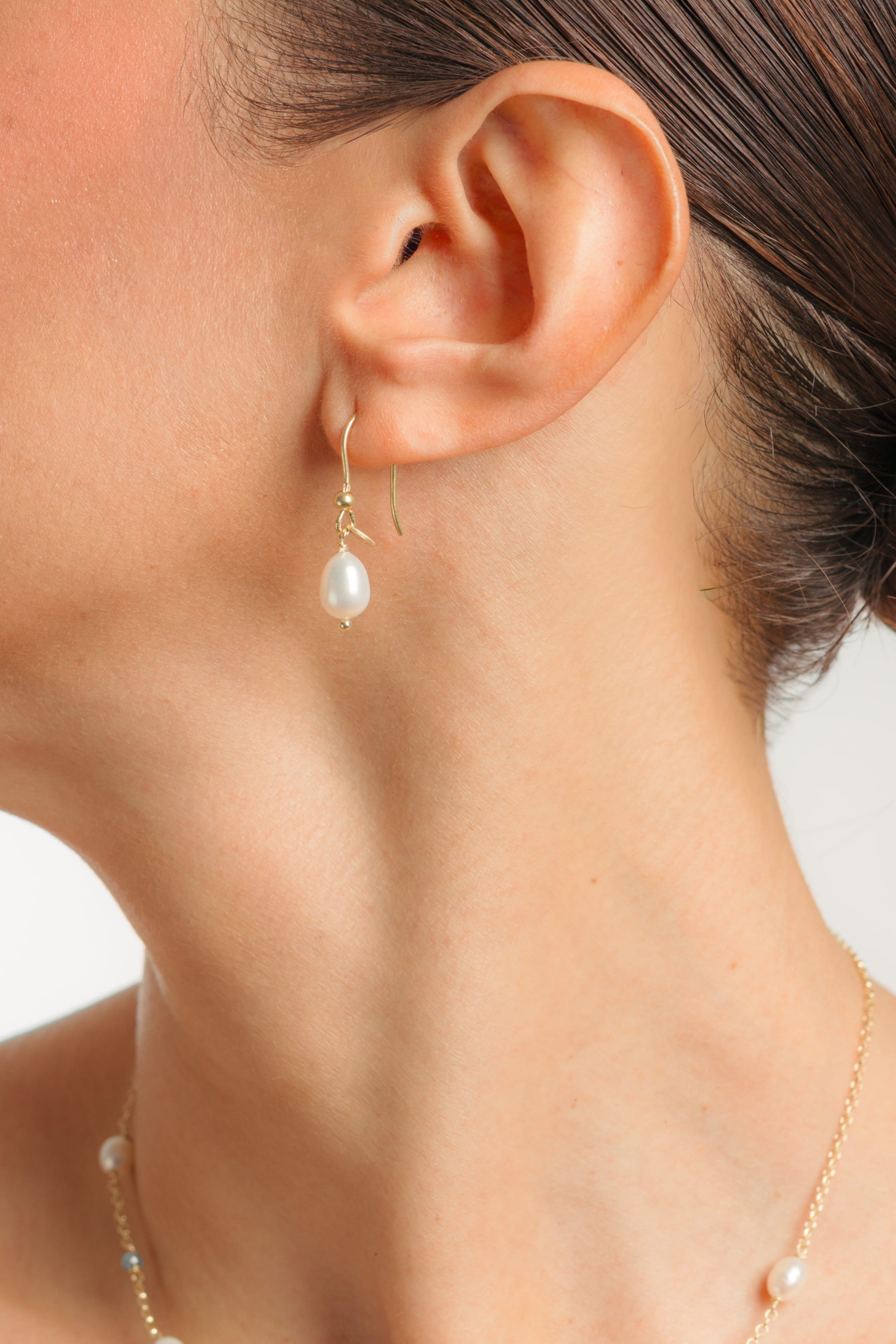 MIA - Olive pearl earrings