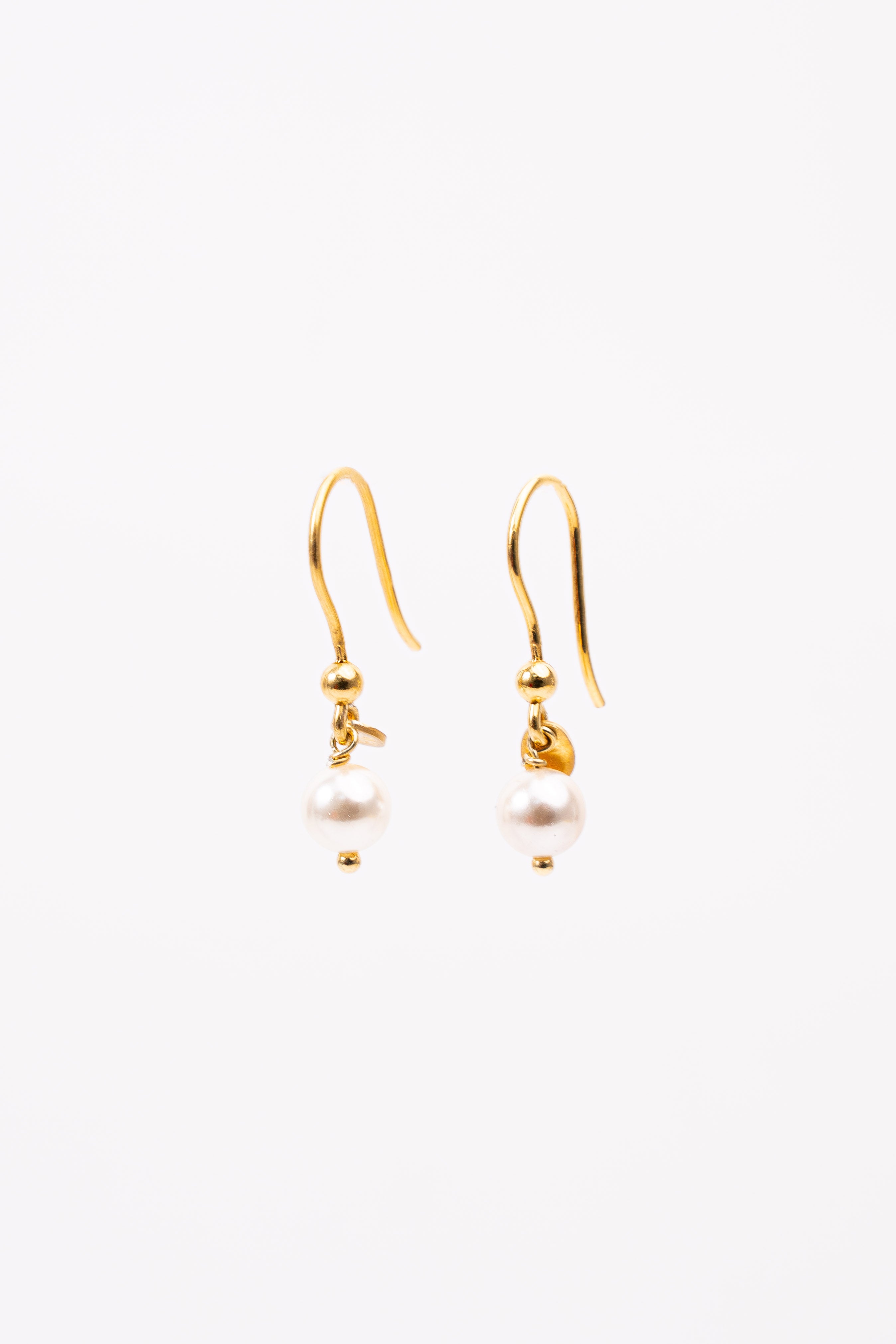 MIA - Round pearl earrings